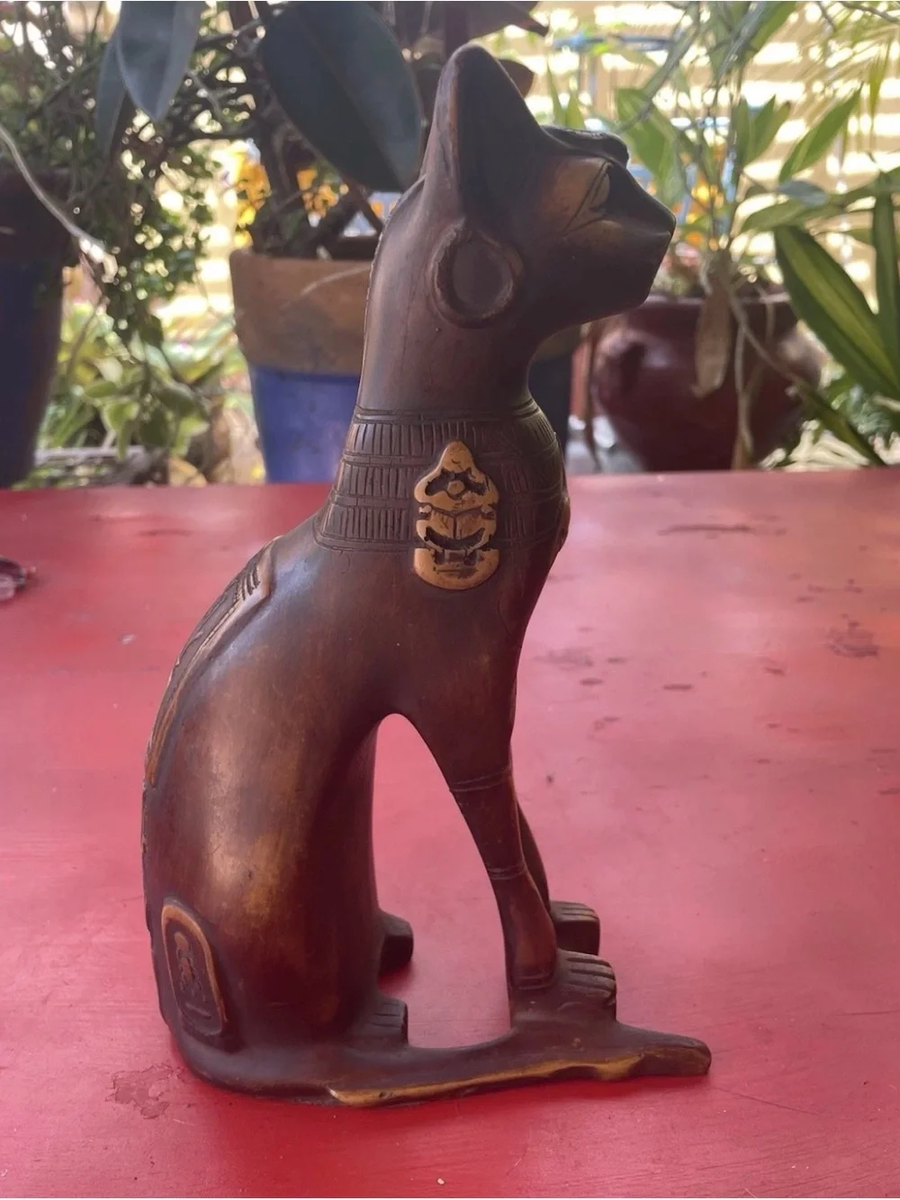 Decorative Antique Egyptian Bastet Statue Carving with Scarab